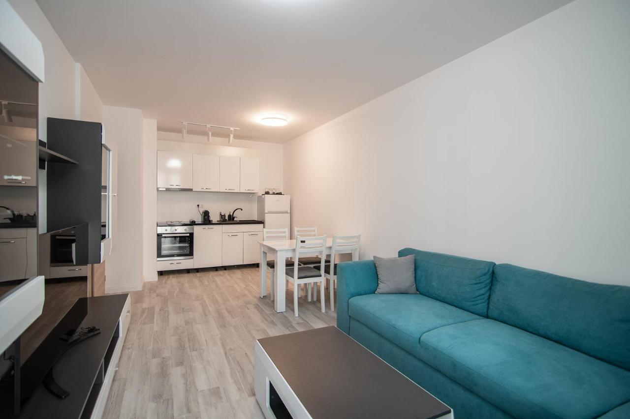 Sea Flats With Parking And Pool In Azur Residence セインツ・コンスタンティン＆ヘレナ エクステリア 写真
