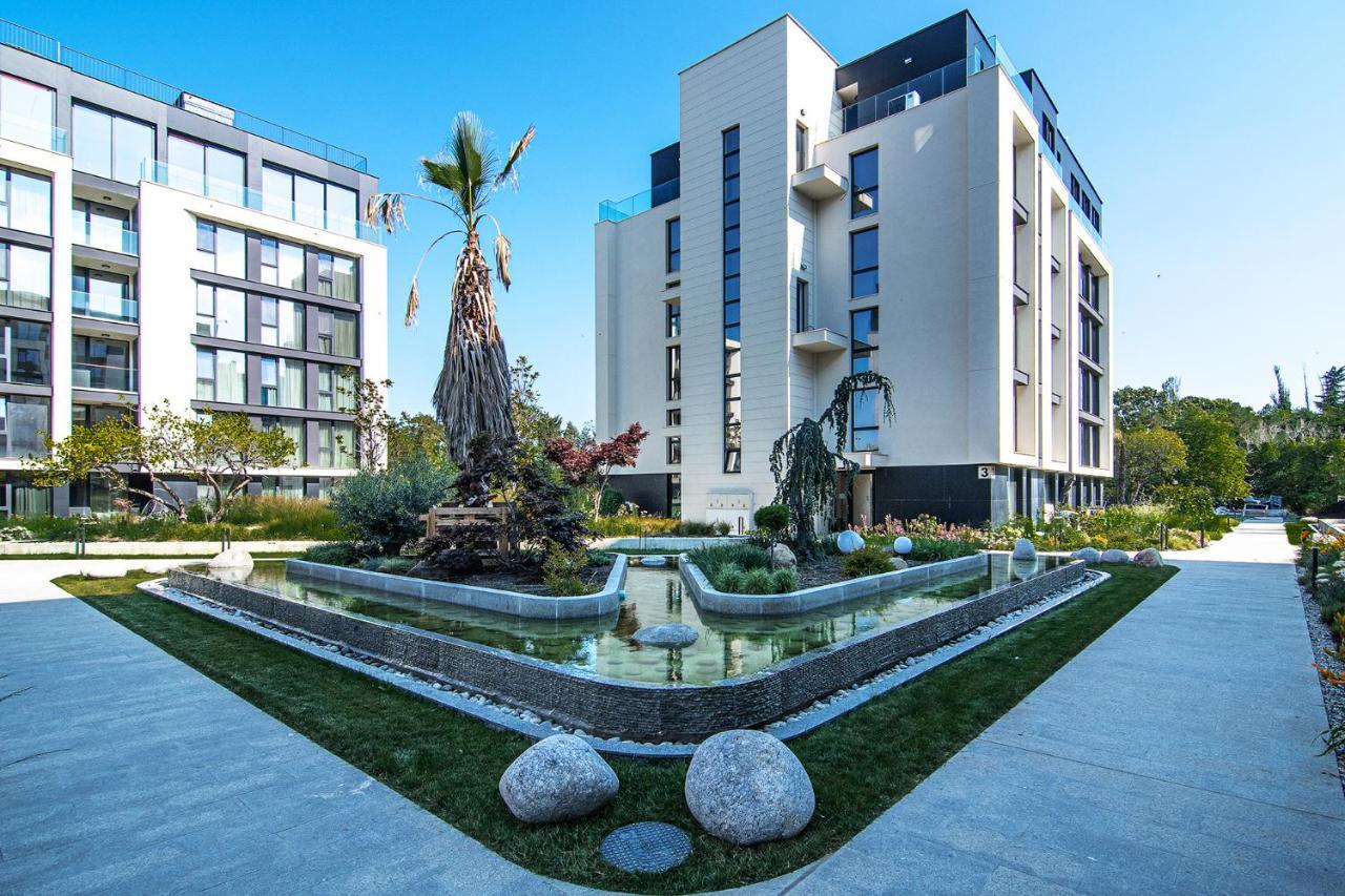 Sea Flats With Parking And Pool In Azur Residence セインツ・コンスタンティン＆ヘレナ エクステリア 写真