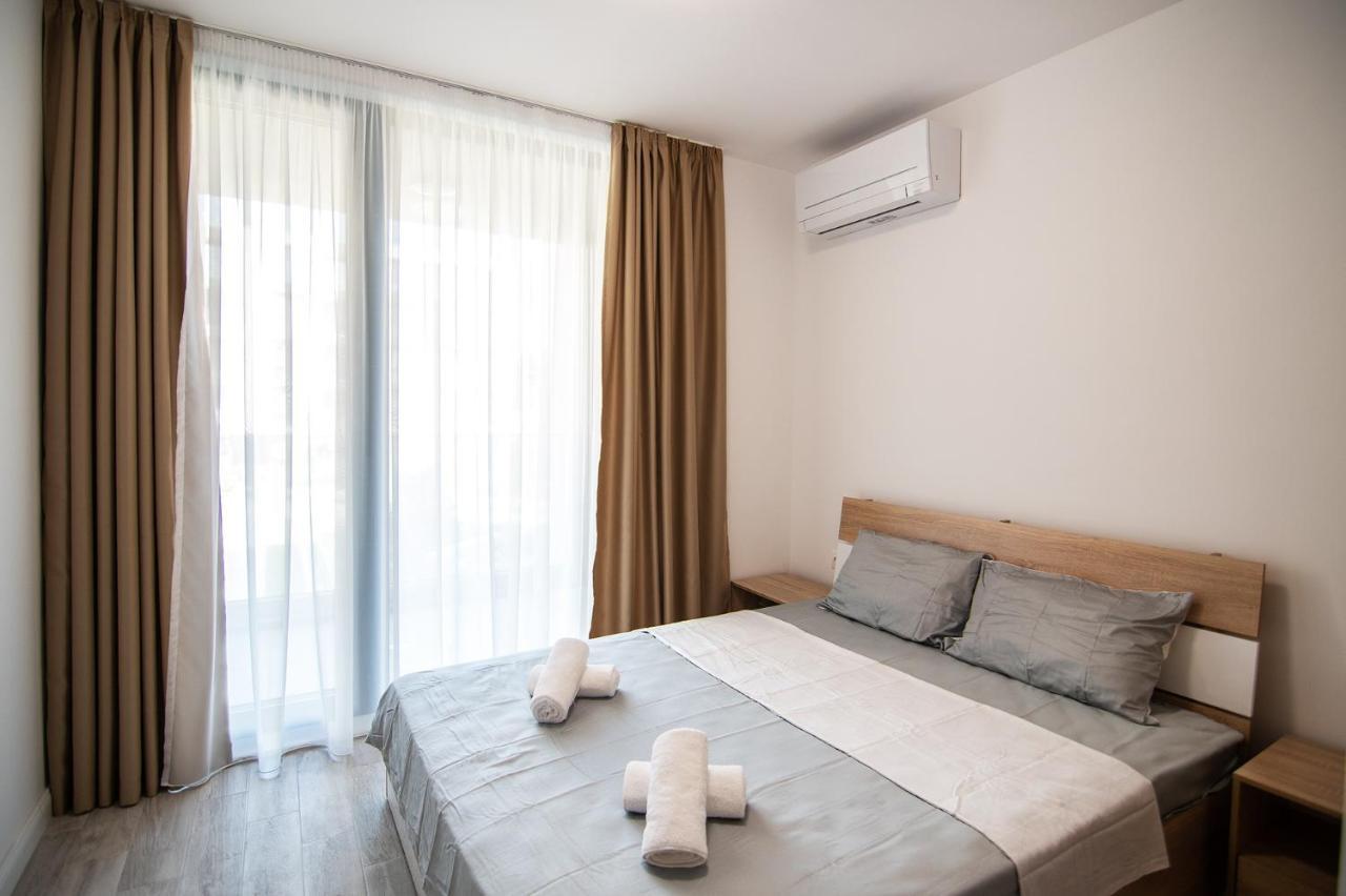 Sea Flats With Parking And Pool In Azur Residence セインツ・コンスタンティン＆ヘレナ エクステリア 写真
